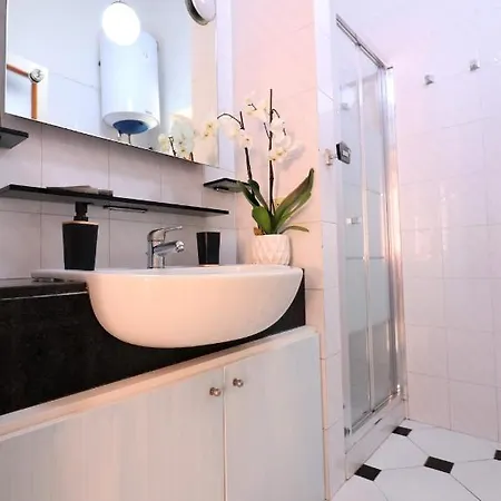 Estate4home - Hearts Apartment *